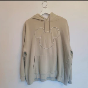 Mysig hoodie | Disney  - Använd en del, men har mkt kvar att ge! :) stl xL