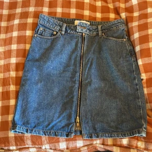 Samsoe Samsoe kjol - Storlek S Dragkedja framtill.  Fint skick   