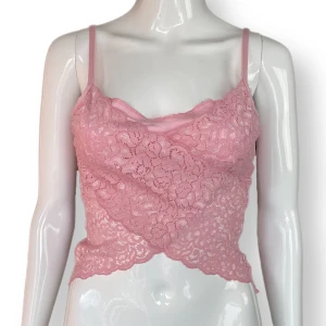 Y2K Linne - Stretchig material, finns inget märke. Made in UK. Små fläckar syns på andra bilden. 