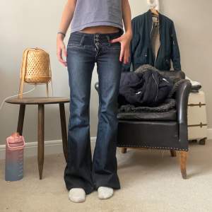 Skit snygga bootcut jeans storlek XS