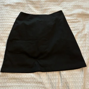 Kjol  - Kjol från monki st XS, 200kr 