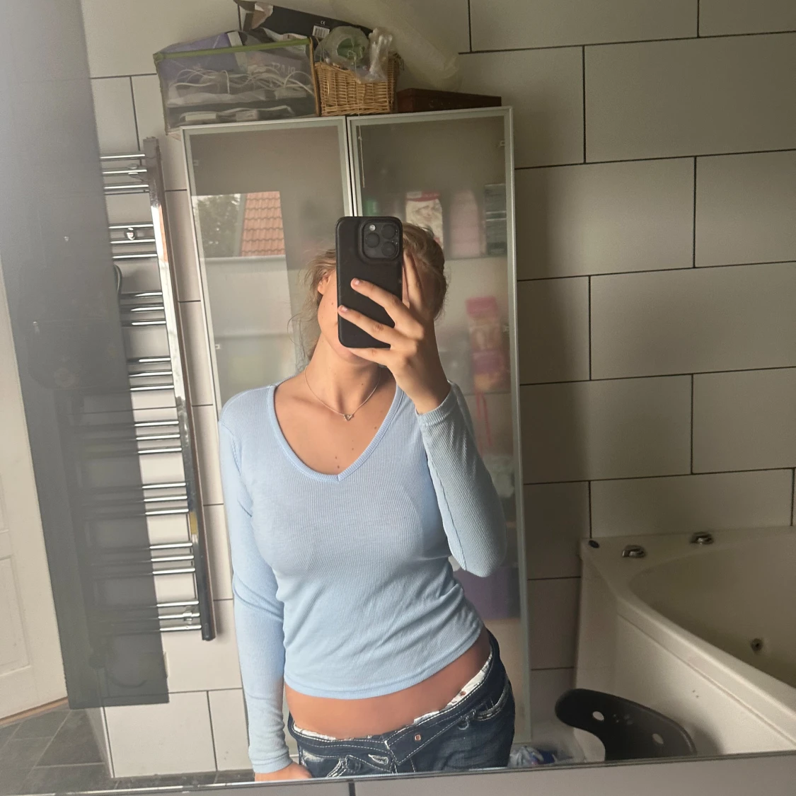 Ljusblå tröja - 91