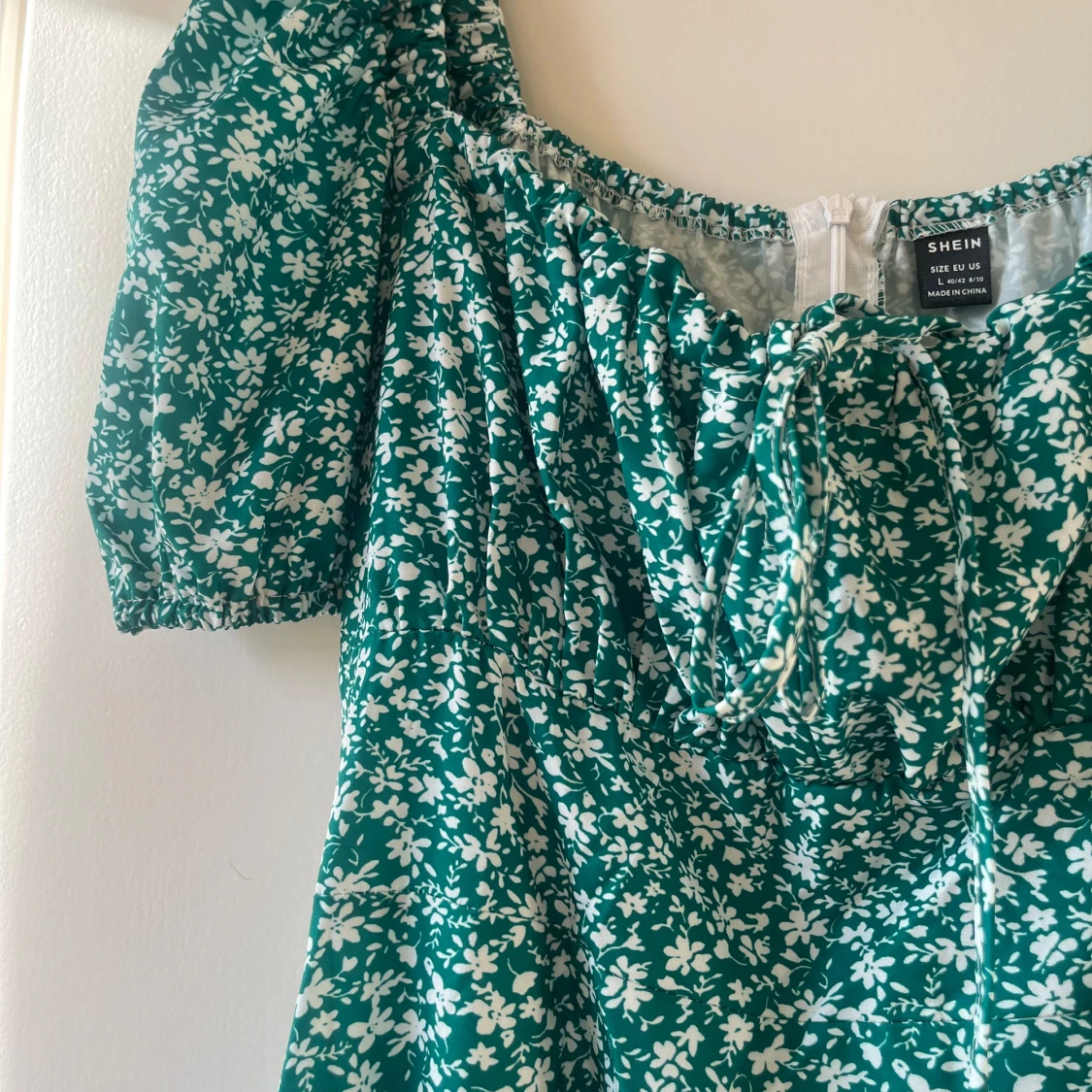 Grön blommig klänning från Shein - 92