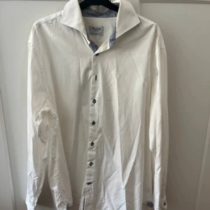 Skjorta  - Super fin skjorta, storlek 18/46 Nypris : 1599