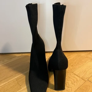 Black heels  - Fina svart skor från Zara. Använt några gånger men nyskick. Ordinarie pris 899kr, vid snabb affär kan pris diskuteras 