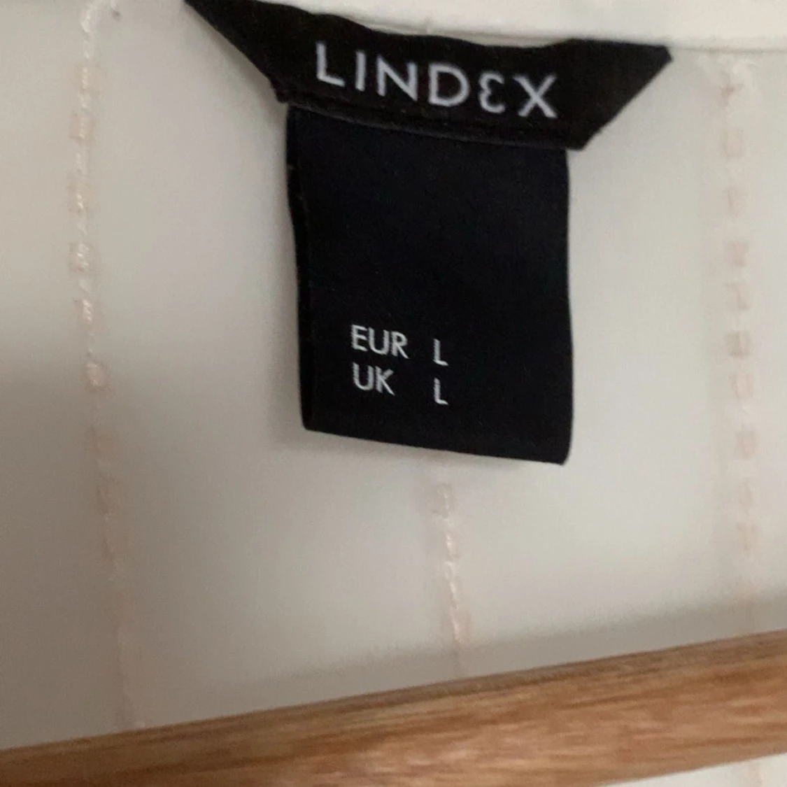 Blus med pärlor  - 91