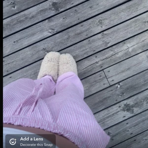 Pyjamasbyxor  - Rosa-randiga pyjamas byxor 💗 kan tänka mig att sälja för lägre pris då det finns defekter!! 