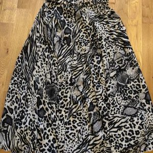 Leopardkjol - En midkjol från Gina tricot i djurmönster!🦓🐆
