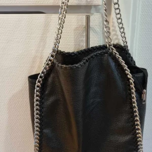 Tiamo väska - Väldigt fin tiamo väska, sparsamt använd ❤️