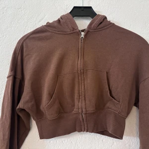 Brown Zip-up hoodie - Brown Zip up hoodie, worn a few times, XS size