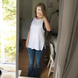 Träningslinne  - Träningslinneq från lager 157 i storlek S, i helt nytt skick men har någon liten fläck längre ner på plagget.   För mer info eller bilder på, kontakta mig!🤗