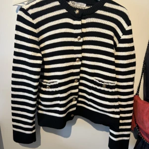 Kofta - Supersöt kofta från zara aldrig använt