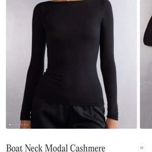 Säljer min fina intimissimi tröja i svart. Bra skick o passar till allt!! Knappt använt i den vanliga modellen som e trendig ❤️
