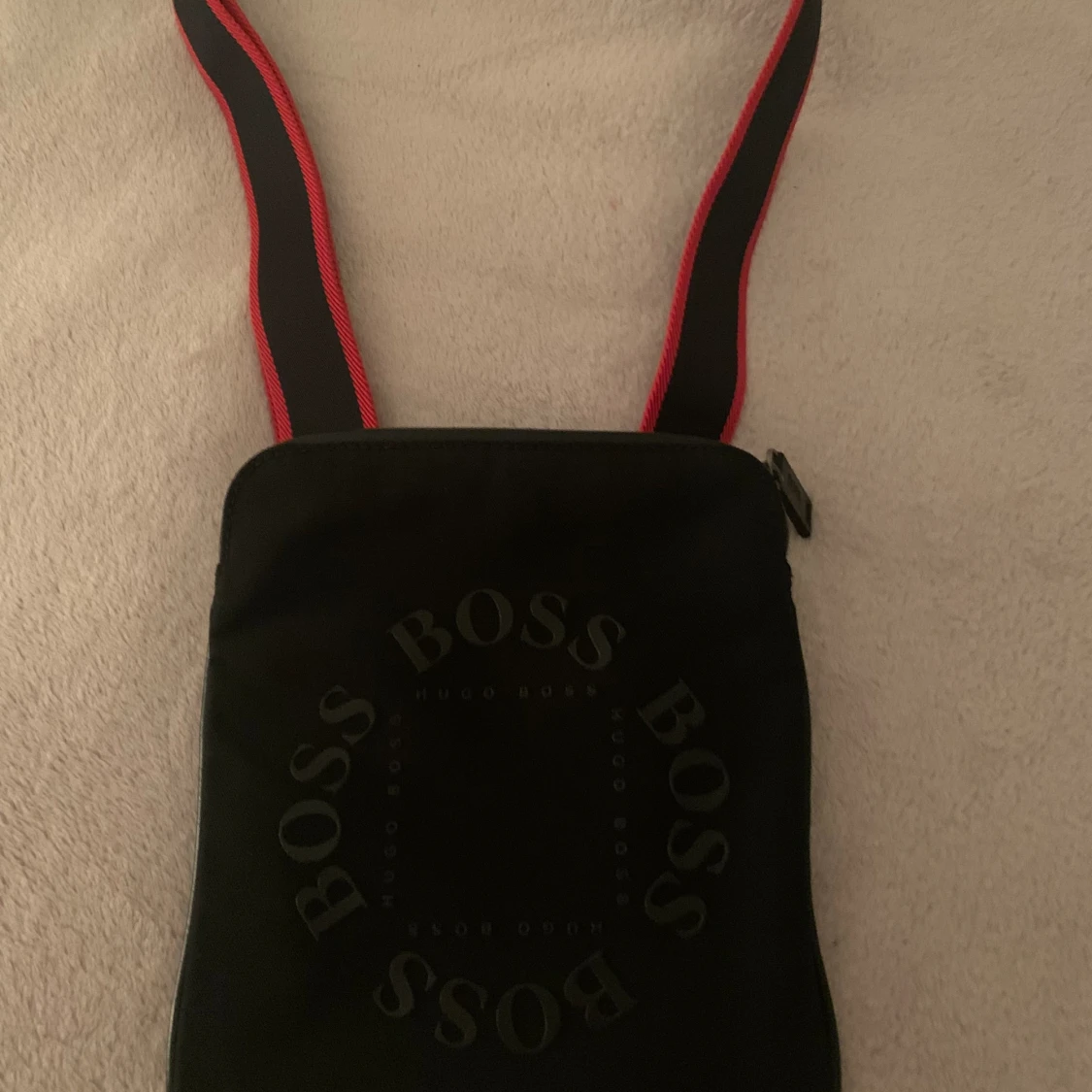 Hugo boss väska - 90