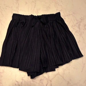 Zara shorts barn  - Zara shorts barn strl 134