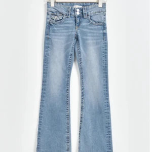 Jeans🩷 - Nypris=350 kolla in mitt andra konto: labsmycken. Säljer smycken💗💗