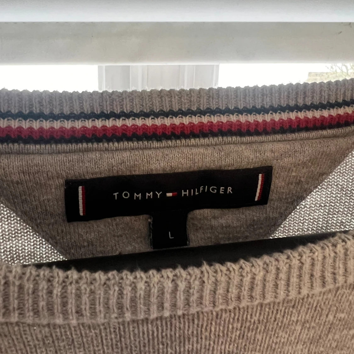 Tommy Hilfiger sweatshirt - grå, storlek L - 91