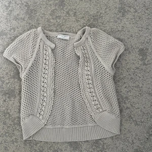 Kofta  - Super fin kofta som inte passar mig längre. Inga defekter eller liknande 💕