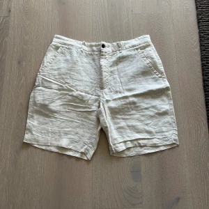 Linneshorts - Sköna linne shorts som jag bara använt några få gånger, i bra skick