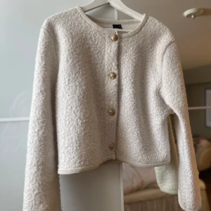 gina tricot kofta - Kofta från gina tricot i nyskick!