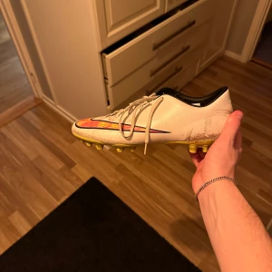 Säljs båda två - 41, 8/10 skick 