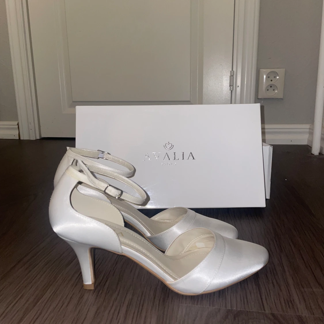 Vita klackskor  - 91