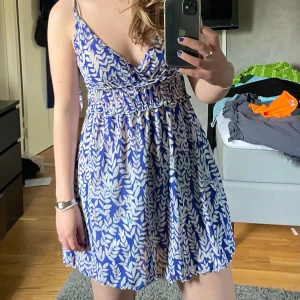 Sommarklänning - Mönstrad klänning perfekt för stranden och sommaren✨💗Justerbara axelband