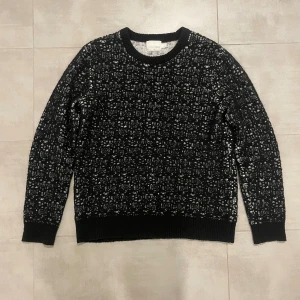 Stickad Crewneck - Stickad tröja från topman.  Väldigt fint skick. 