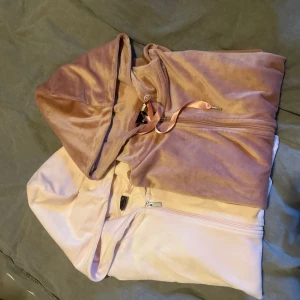 Gina tricot - Två Munktröjor från Gina tricot 