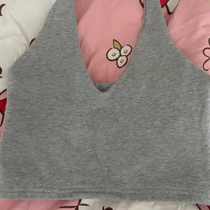 Halterneck Topp - Köpt på brandy melville i sthlm