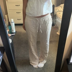 Linnebyxor  - Jättefina linnebyxor fårn lager157 aldrig blivit använda. 