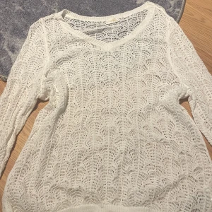 tunn tröja - super söt och sommrig tröja