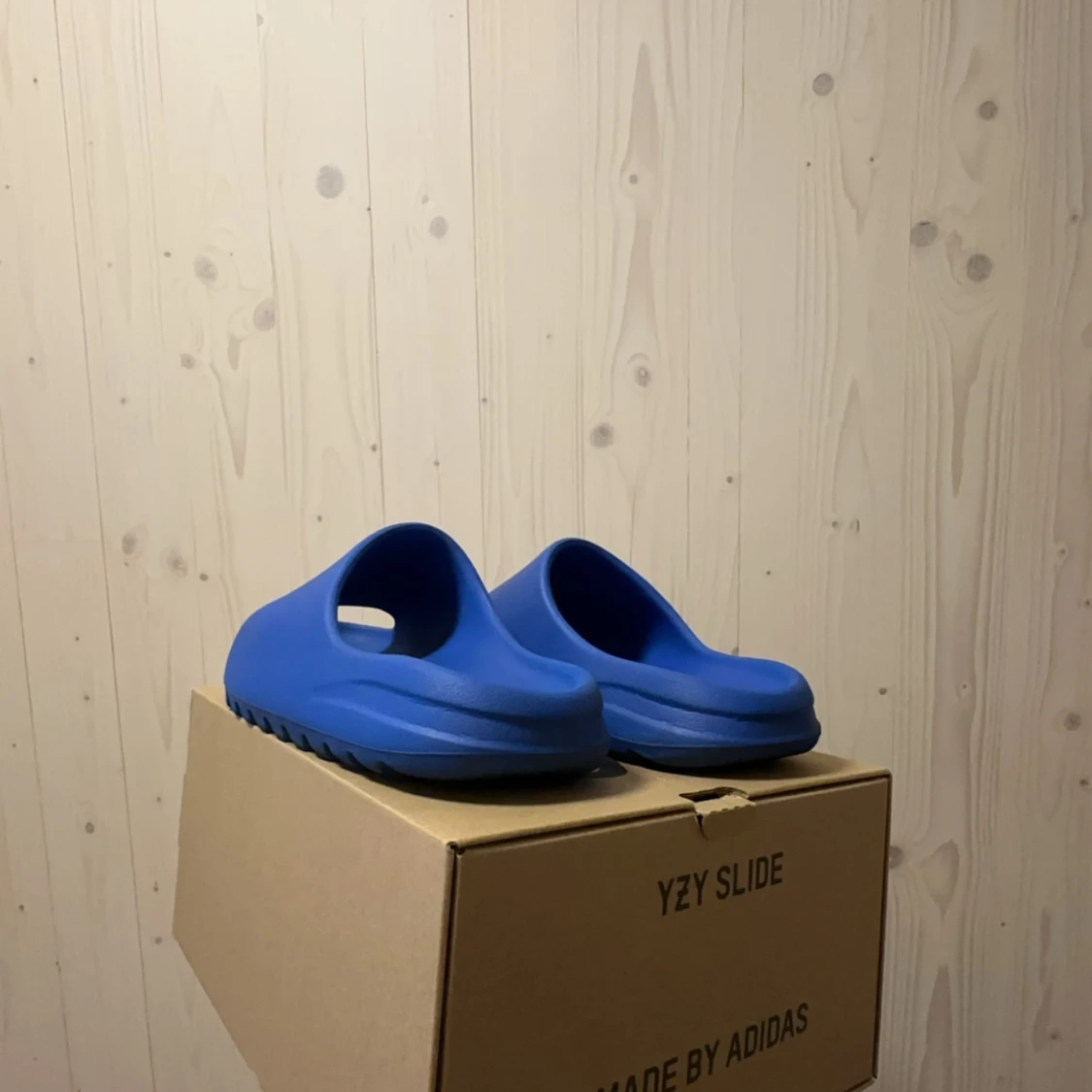 Adidas Yeezy slides - 91