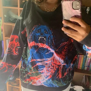 Tröja från kikillo  - Cool tröja från kikillo. Sparsamt använd och inga defekter.