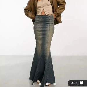 Jeanskjol fishtail  - Den är så fin, använd en gång. Storlek 38. Ger en jätte fin form. Lite grön tint. Köpt från ASOS nypris 500 (slutsåld). 