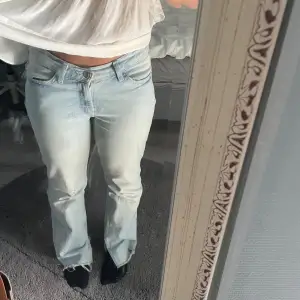 Snygga jeans från zara 