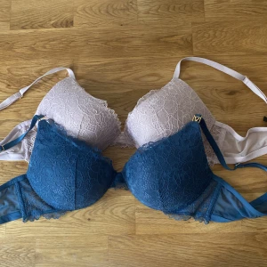 Bh Victoria secret - Två Victoria Secret bh:ar som jag råkade köpa i fel storlek. Oanvända bara provade en gång. 299 kr för båda.