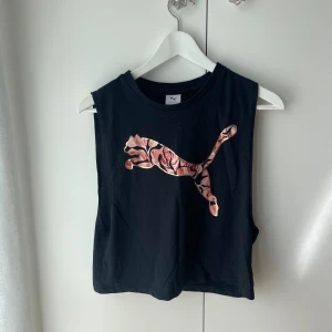 Tränings topp - Säljer detta fina linne från Kenzas kollektion för Puma!