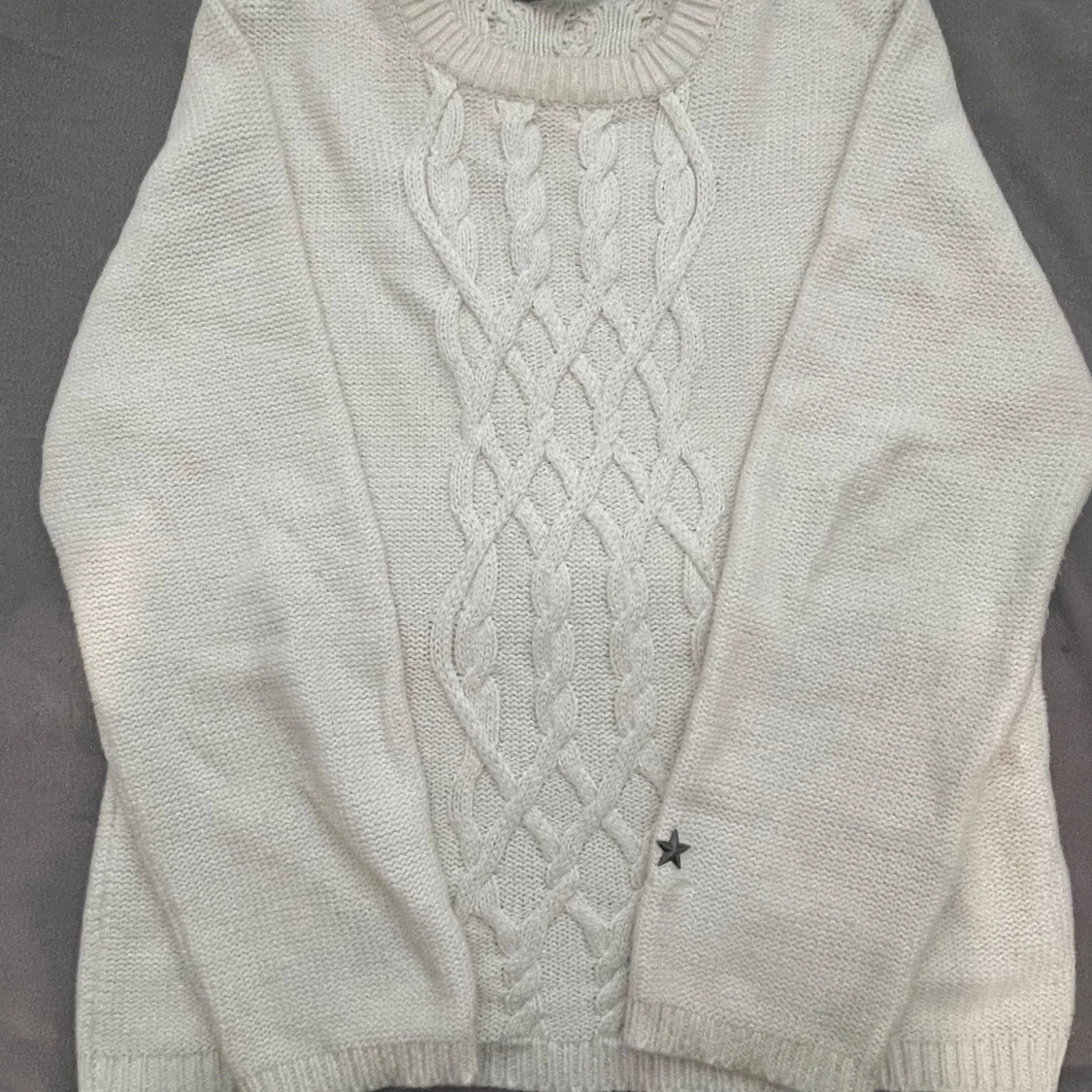 Vit stickad tröja 