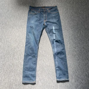 Nudie jeans  - Säljer nu mina nudie jeans i toppskick! W34 L34. har du några frågor eller funderingar var inte rädd att höra av dig!