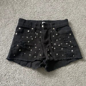 SHORTS - coola shorts från bikbok!