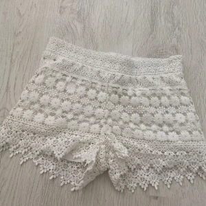 Spets shorts  - Superfina spets shorts, helt nya utan prislapp! 💕