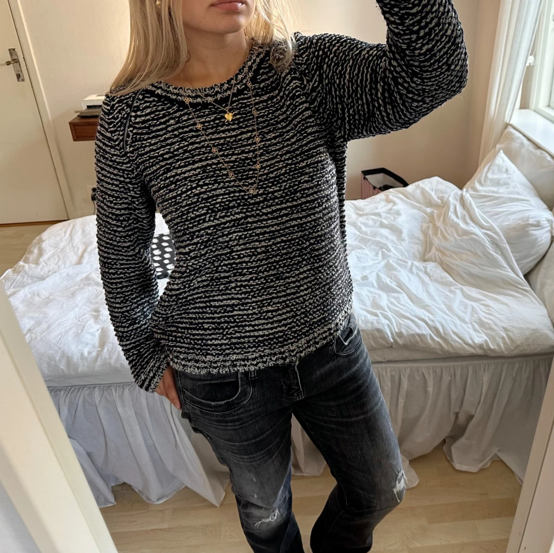 stickad randig tröja