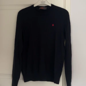 Morris tröja - En fet tröja som är 100% merino ull från Morris. Skick 9/10 och inte använd mycket alls. Vid funderingar skriv!