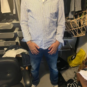 Zara linne skjorta  - Skön skjorta i linne från zara storlek M passar S.