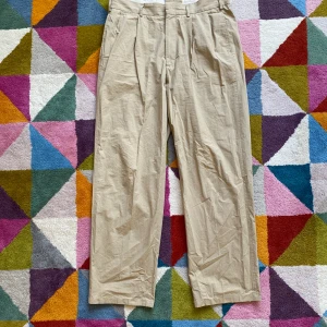 Zara kostymbyxor  - Zara kostymbyxor Cond 8/10 Size 32 Väldigt lätt och skönt material