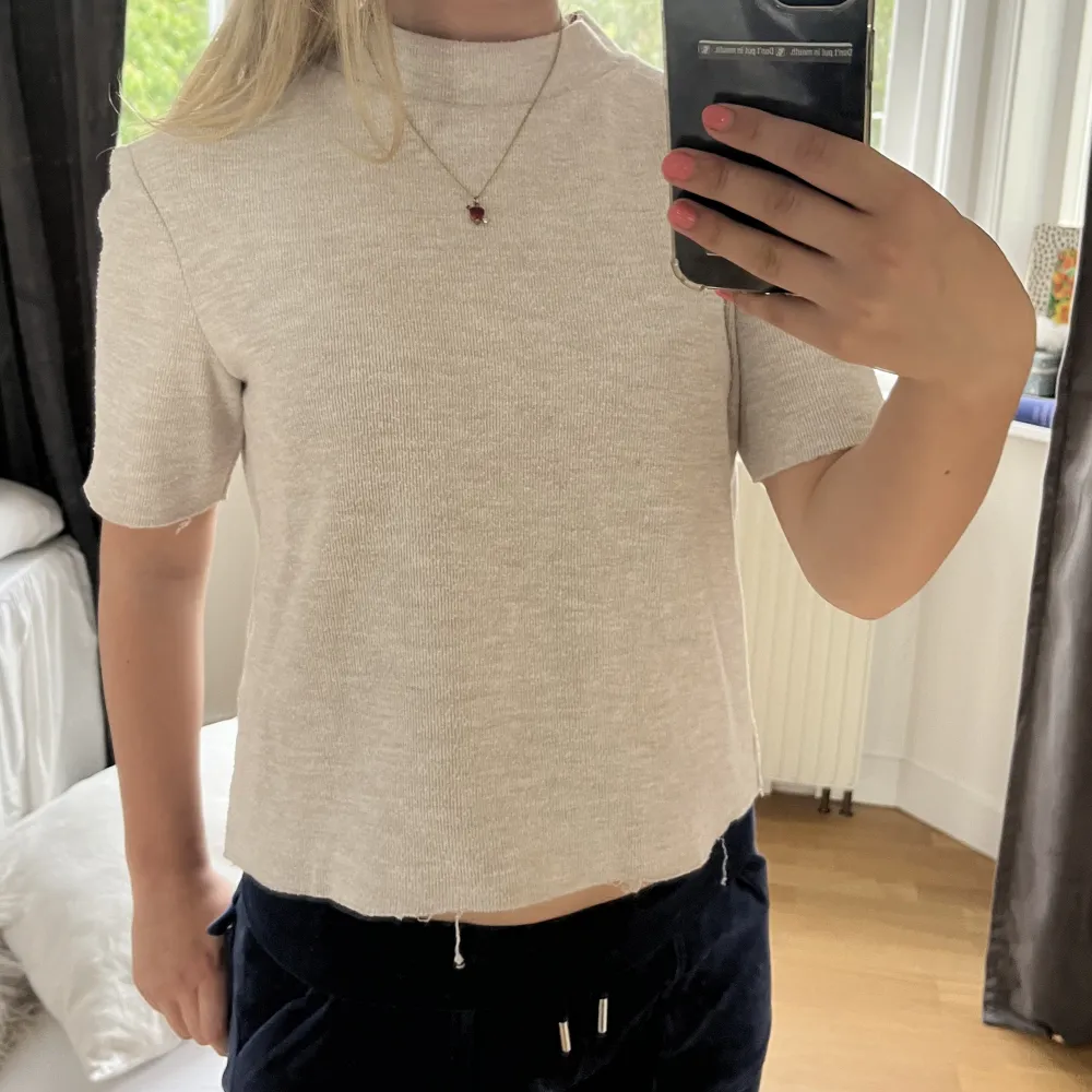 Jättefin tröja som inte kommer till användning längre🥰🥰. Yläosat.