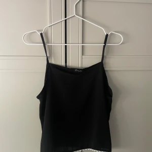 Linne - Mycket bra skick 💕 Lite genomskinlig  