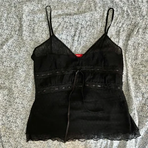 Meshtopp  - Supersnygg meshtopp från Mexx som passar storlek xs/s. Den är lite genomskinlig. Hör av dig med frågor! <3