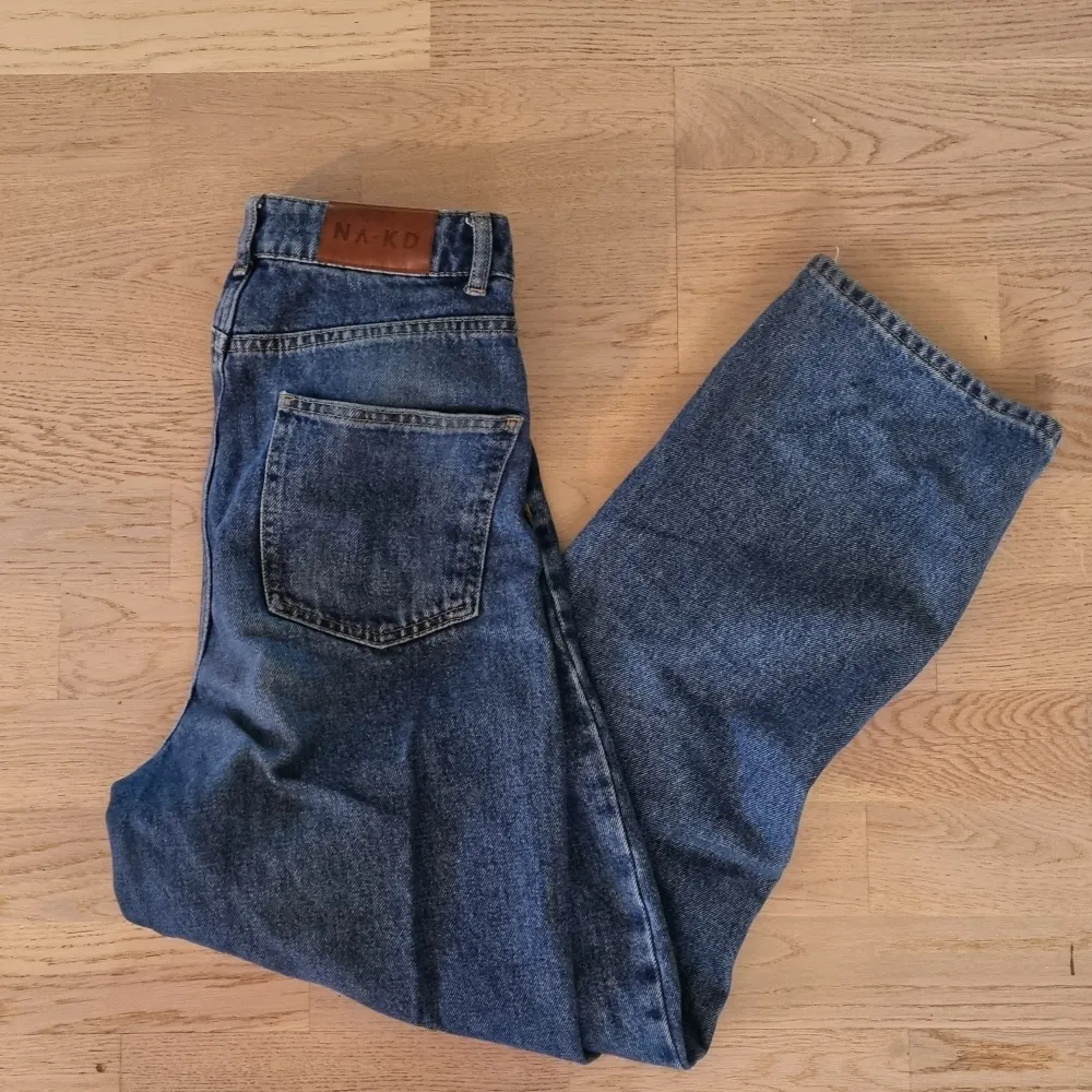 Jeans från NAKD i mom-passform!💗 Högmidjade! . Jeans & Byxor.